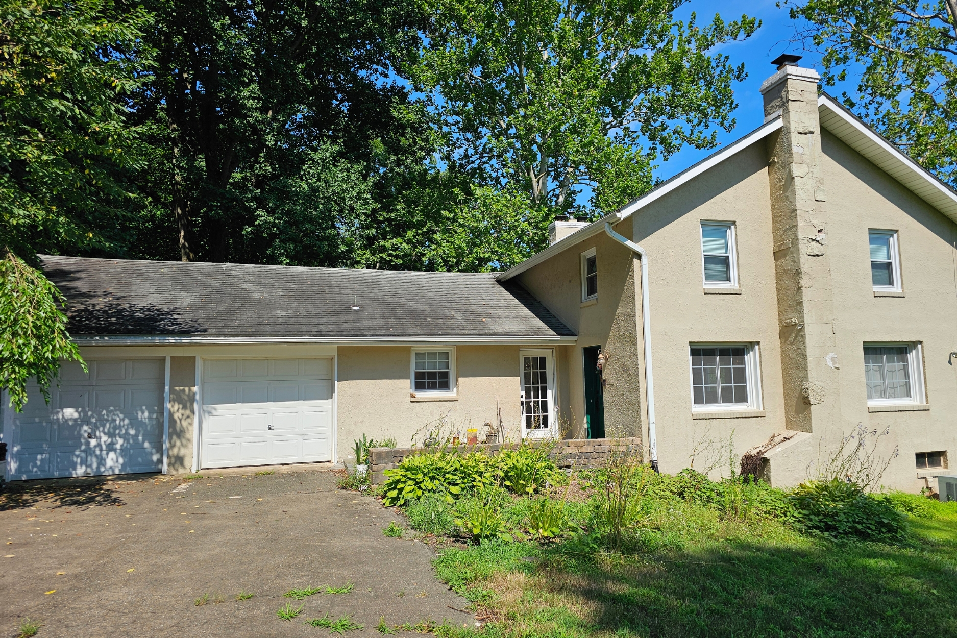 Residential Exterior case study before photo front of house