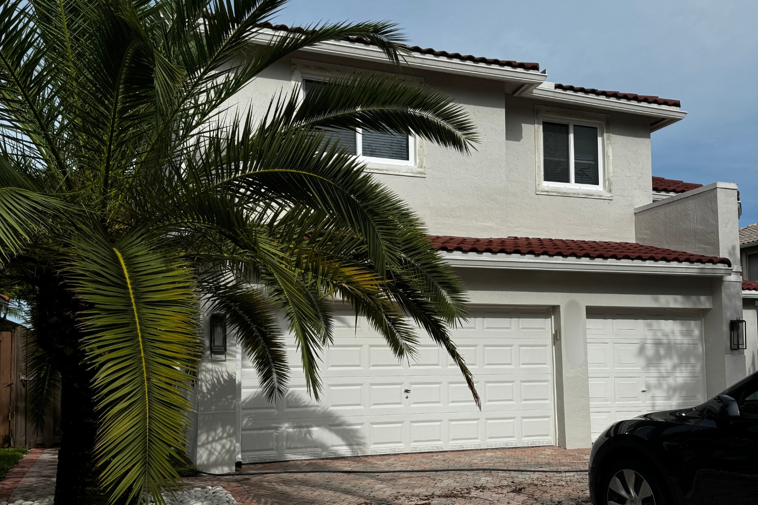 Exterior Painting project in Doral Florida. Before photo