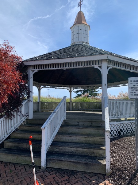 Rosemont Commons Gazebo Before