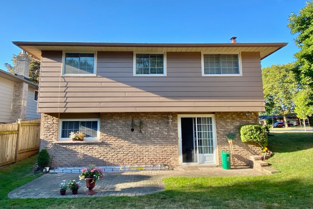 aluminum siding before refinishing