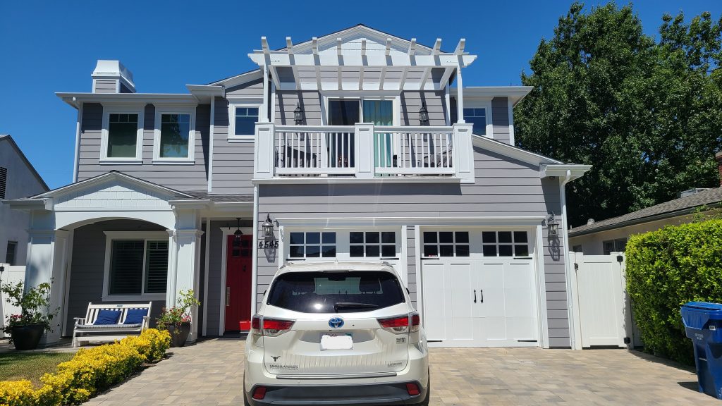 gray house