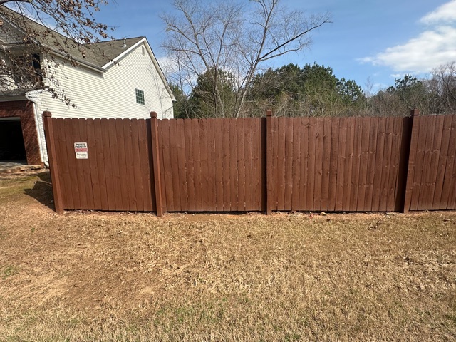 repainted fence in Sharpsburg, GA