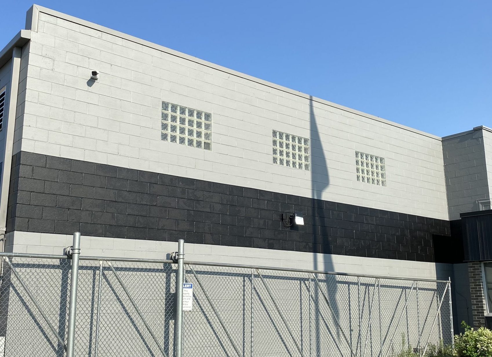 PicnicTable-BuildingFront-After