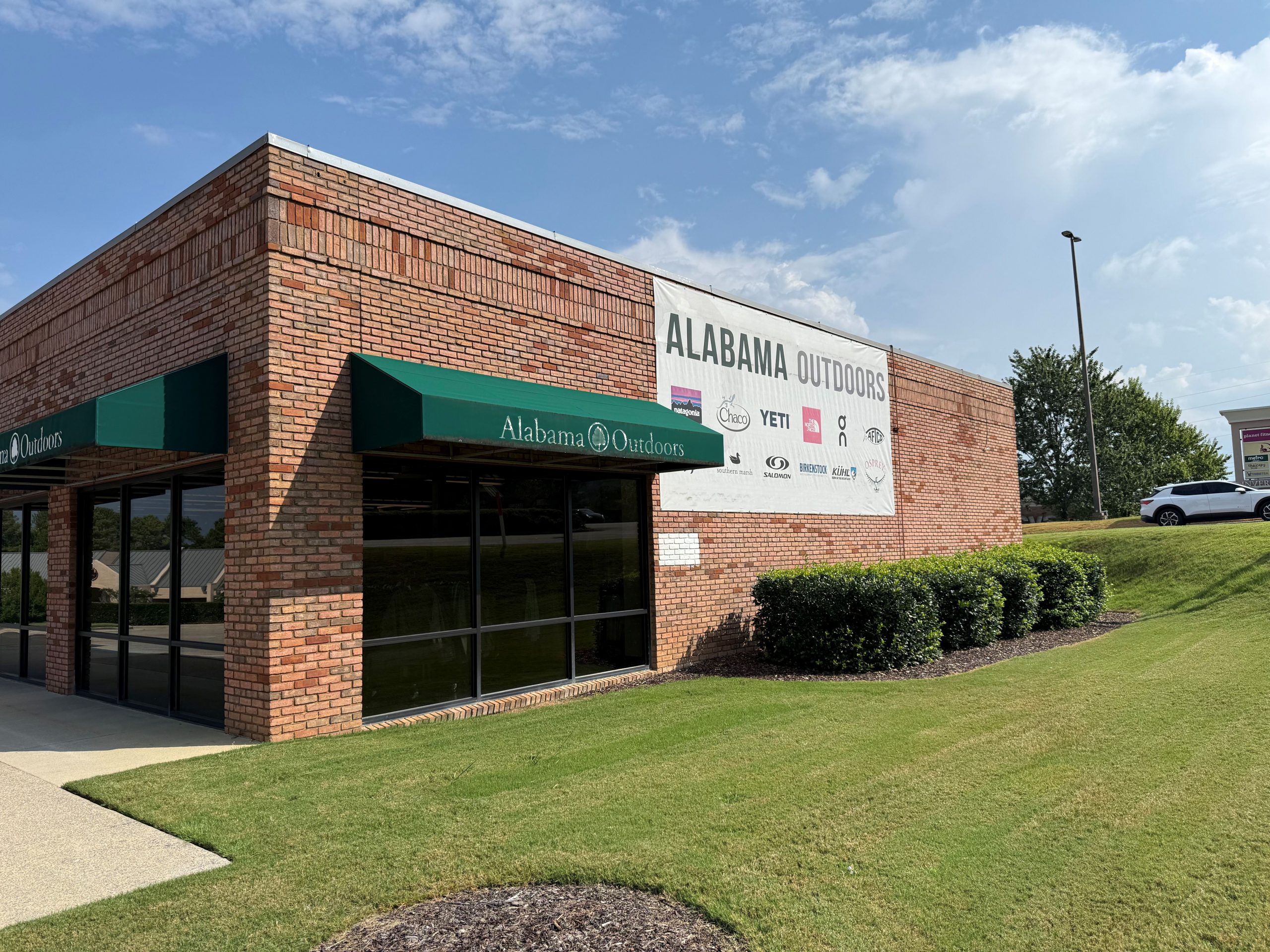 Inverness Commercial Exterior Brick Painting Before & After Before