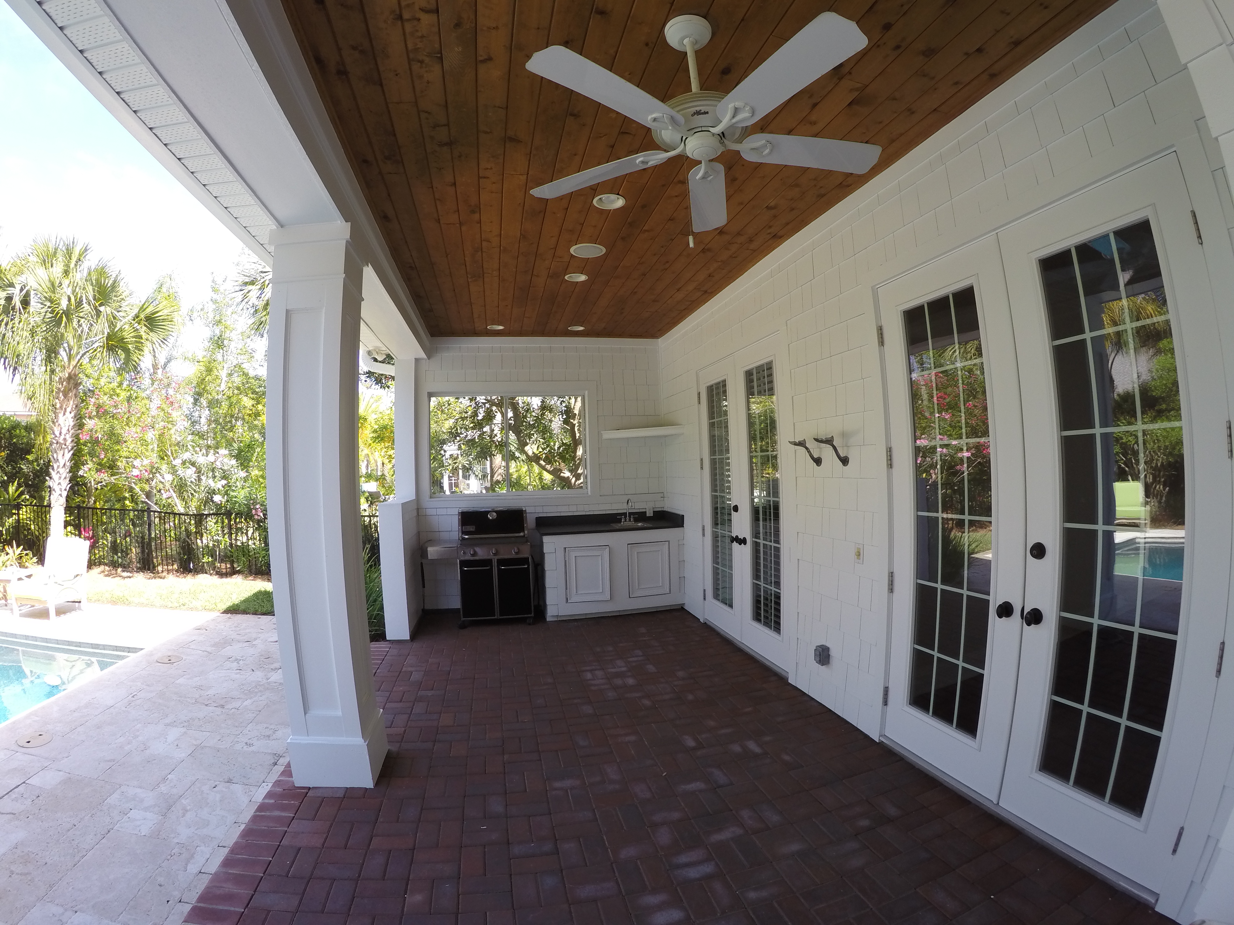 Outdoor patio painting in Jacksonville, FL