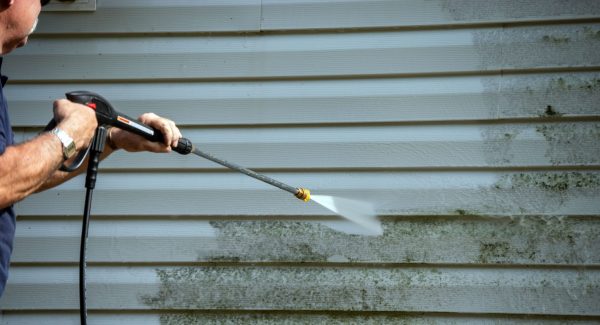 Reasons to Invest in a Power Washing Service