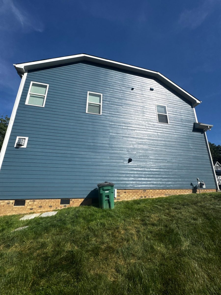 house siding painted blue Preview Image 1