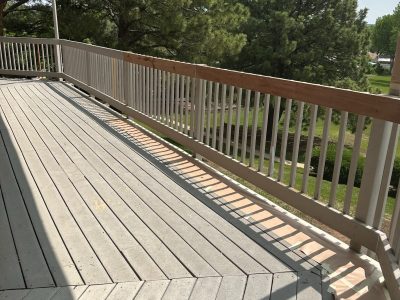 deck railing with replacement wood sections
