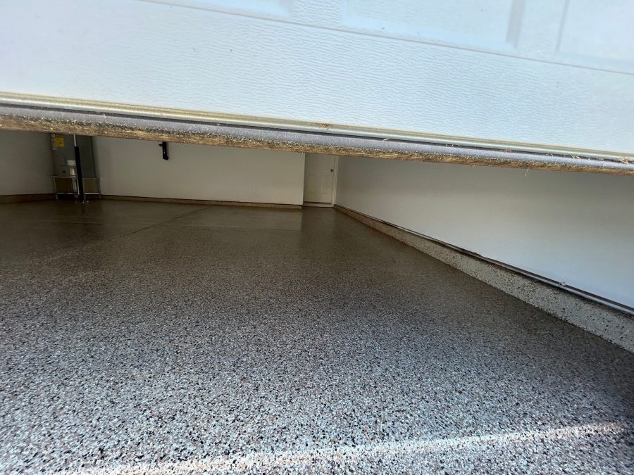 garage floor with polyaspartic coating Preview Image 2