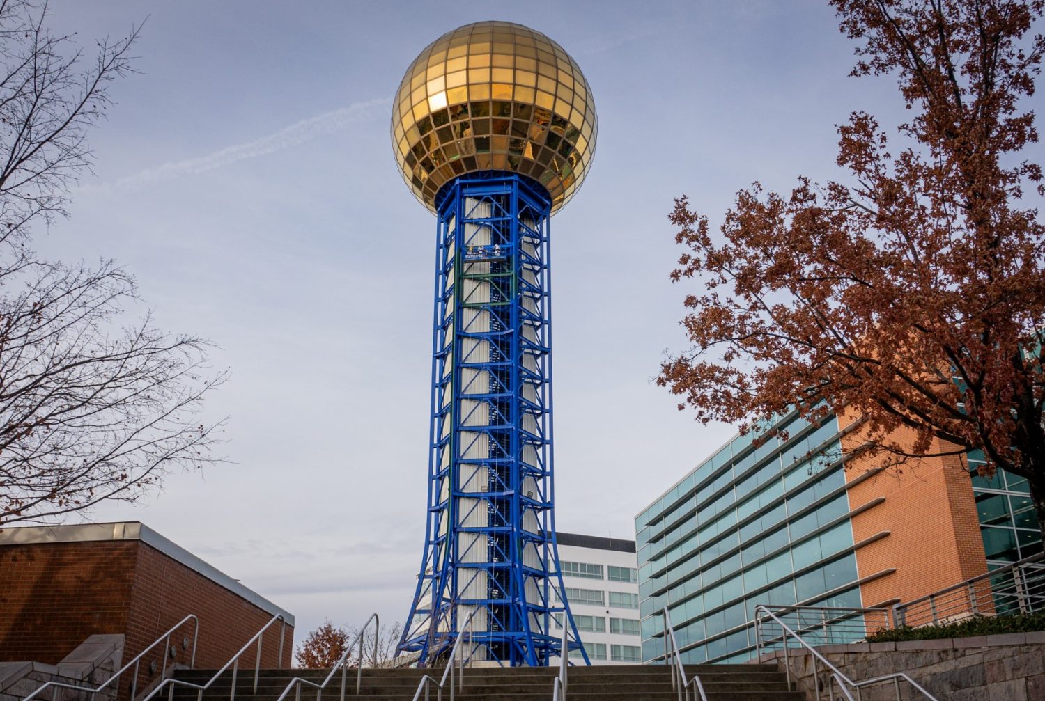 PSA 10 村上隆 Hexagonal Double-Helix Tower Painting the Knoxville Sunsphere - CertaPro Painters of East Tennessee