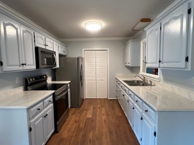 white painted kitchen cabinets