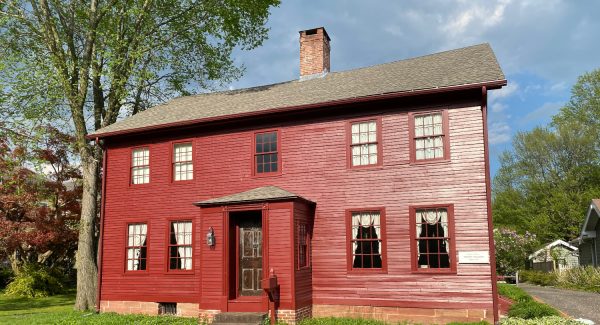 CertaPro painted this clapboard home built in 1750.