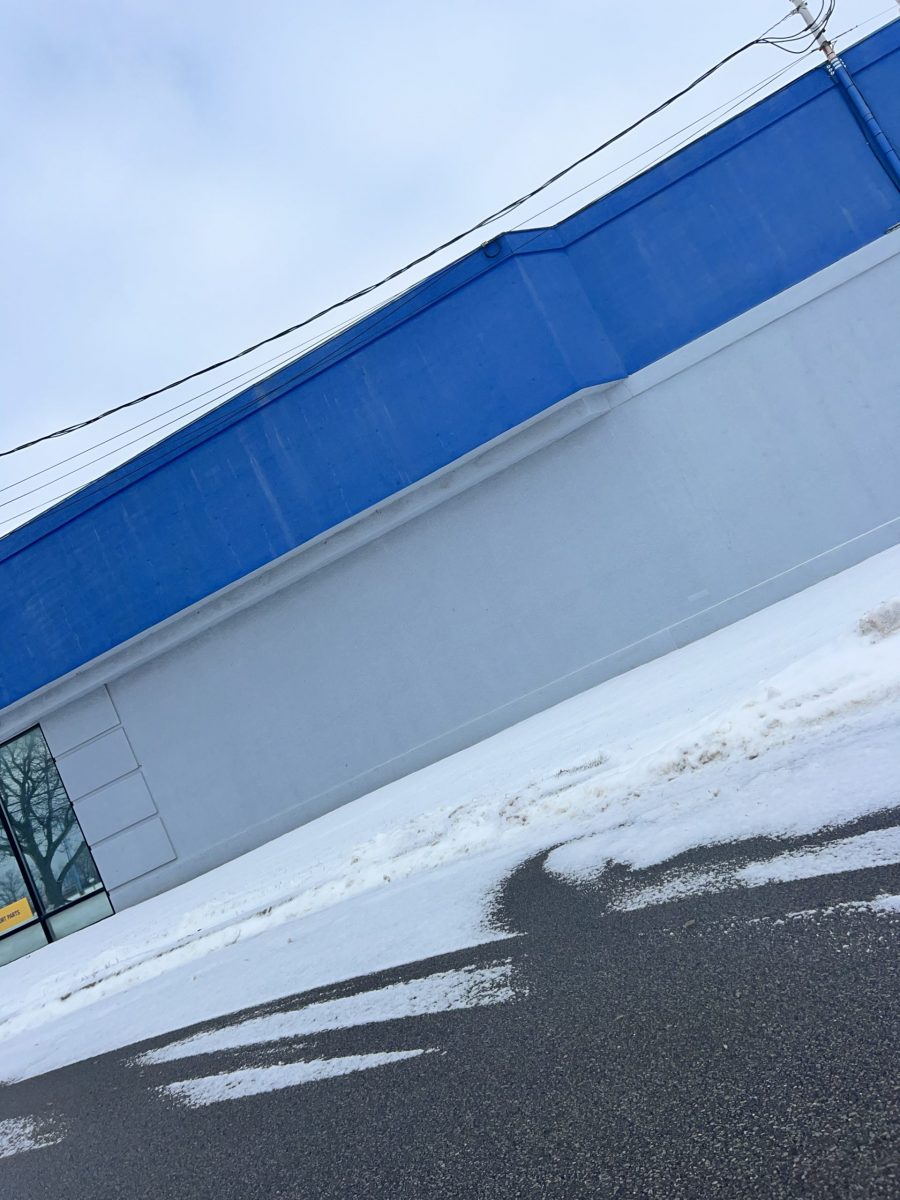 auto parts store exterior before repaint Preview Image 2