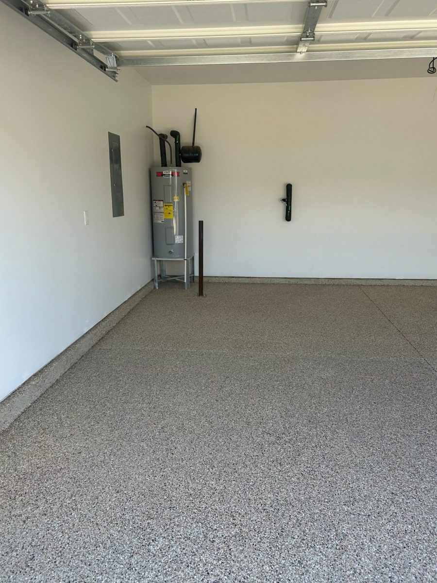 garage floor with polyaspartic coating Preview Image 1