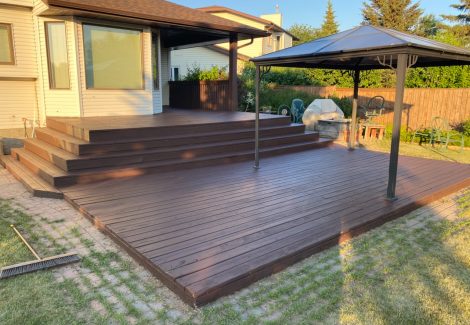 Saskatoon, SK – Deck Painting
