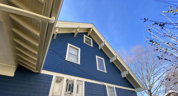 side view of craftsmen style bungalow.