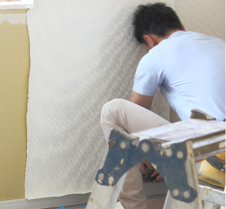 cropped wallpaer installation